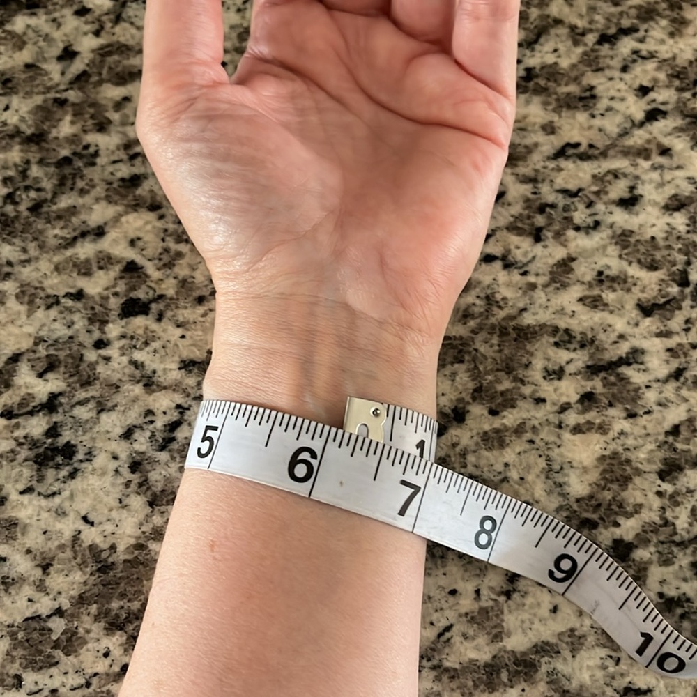 White ceramic NR Chanel J12 watch🤍 - Picture 9 of 10